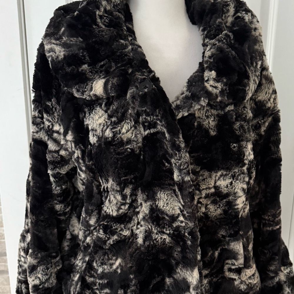 Women's Black and Gray Faux Fur Coat